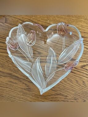 Mikasa Tulips Pink And Frosted Heart crystal Dish - 9.5”W x 8” L